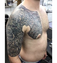 Eclipse tattoo and piercing