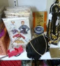 Dream Retro for cool vintage shopping Tuesday-Saturday