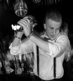 Vivid Bar Services